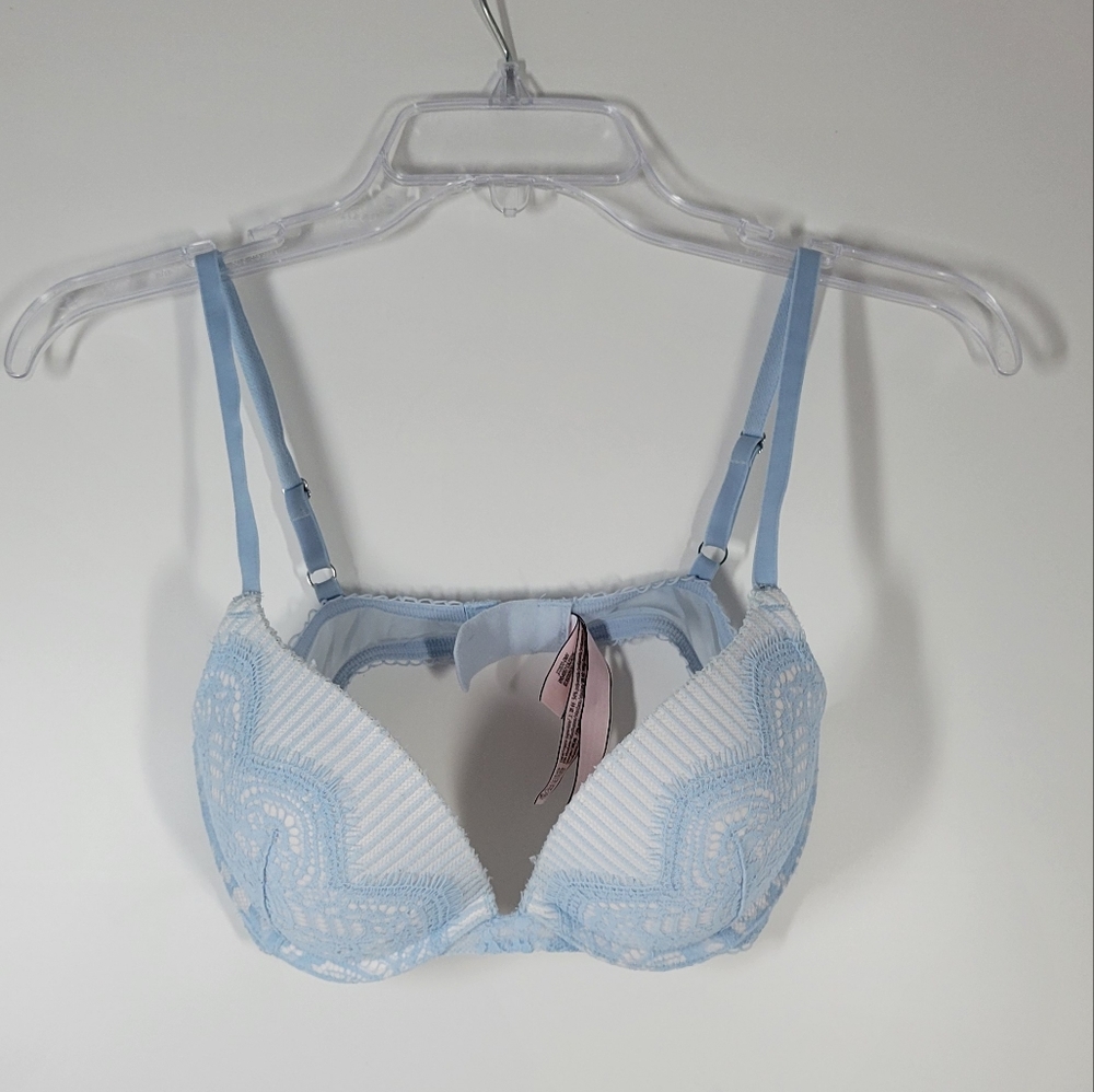 Victoria's Secret Dream Angels Powder Baby Blue Lace Push Up Bra Size 34C